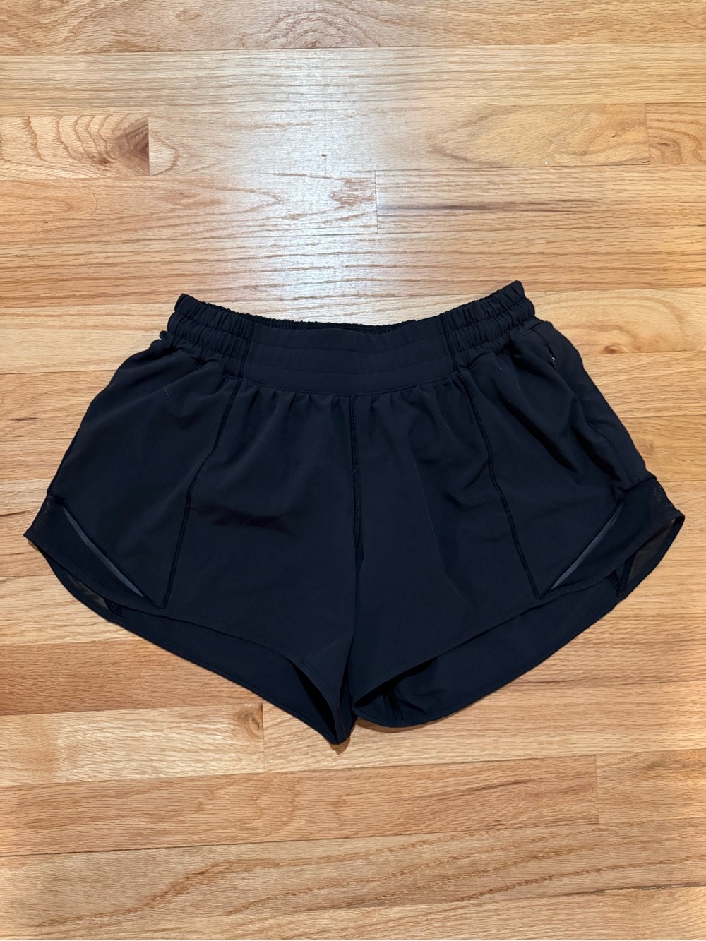 Lululemon Hotty Hot Low-Rise Lined Short 2.5”